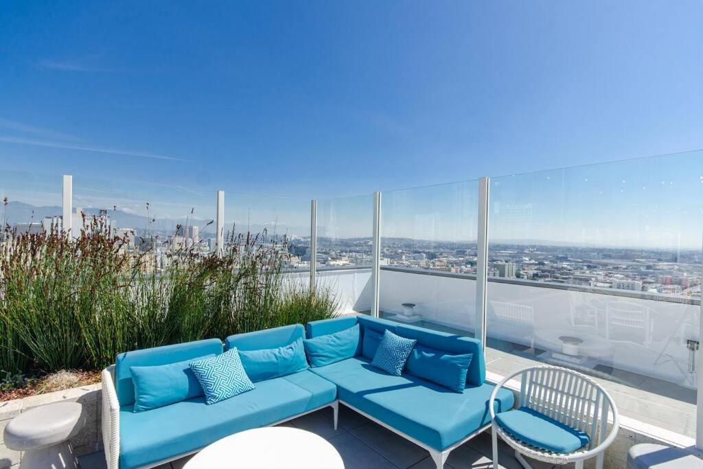 Cozy 3bed With Balcony And A Rooftop Pool * Los Angeles