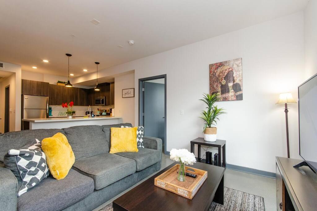 Cozy 3bed With Balcony And A Rooftop Pool Apartamento Los Ángeles